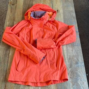 Lululemon Run: In the rain jacket